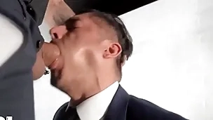 Bo sinn comes to rocky vallarta's berth to fix an obstacle light but he crumbs up getting his dick sucked - papi