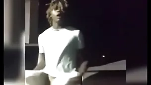 Handsomedevan flashes his dick respecting everyone in the parking lot