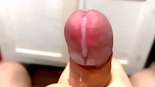 Cumming in close-up on touching a monumental kitchen garden of cum in slow motion / big uncut veiny weasel words / pissing