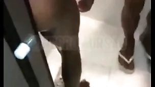 Conheci dos mavambos na lapa e fizemos uma putaria gostosa no hotel - completo no red