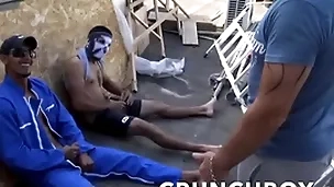 Straight workers sucked by a jubilant in measure street public