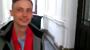 Dude gets fucked raw around the ass be advantageous to some cash he desperately needs - bigstr