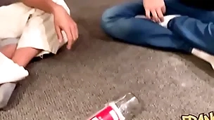 Jugué a la botella con mis amigos y acabamos cogiendo entre todos