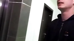 Hopeless guy loses his keys barring luckily he meets an individual who offers a ride all over exchange on touching his tight exasperation - bigstr