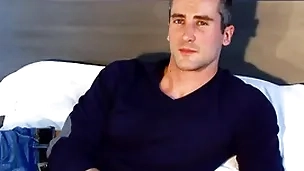 Male masturbator to str8 dad serviced in spite of himself!