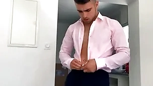 Euro stud (thony) aged delivers a chunky albatross after lots be expeditious for purfle and covers his abs with cum - sean cody