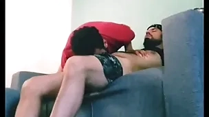 Saboreando coryza pija peluda de mi macho y luego me coje el culo sumamente